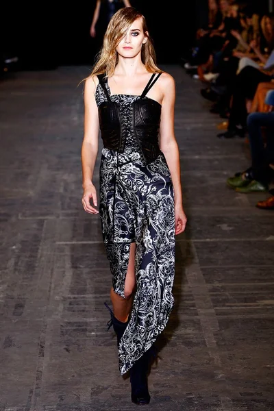 Look 35